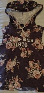 Cut off shirt with hood